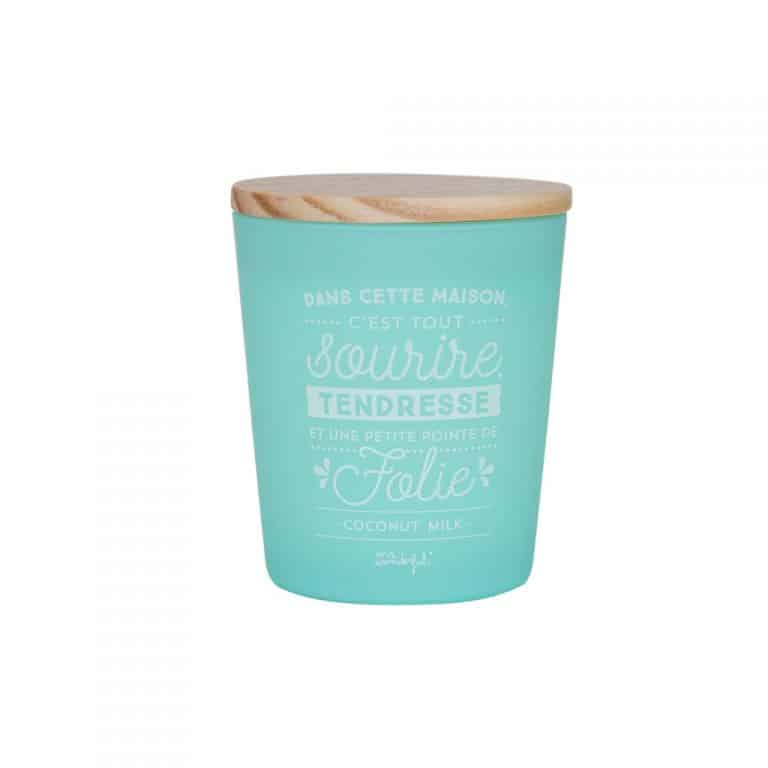 mrwonderful_bougie-parfumee-dans-cette-maison-cest-tout-sourire-tendresse-coconut