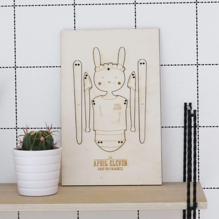 april-eleven_pantin-en-bois-lapin-fille2