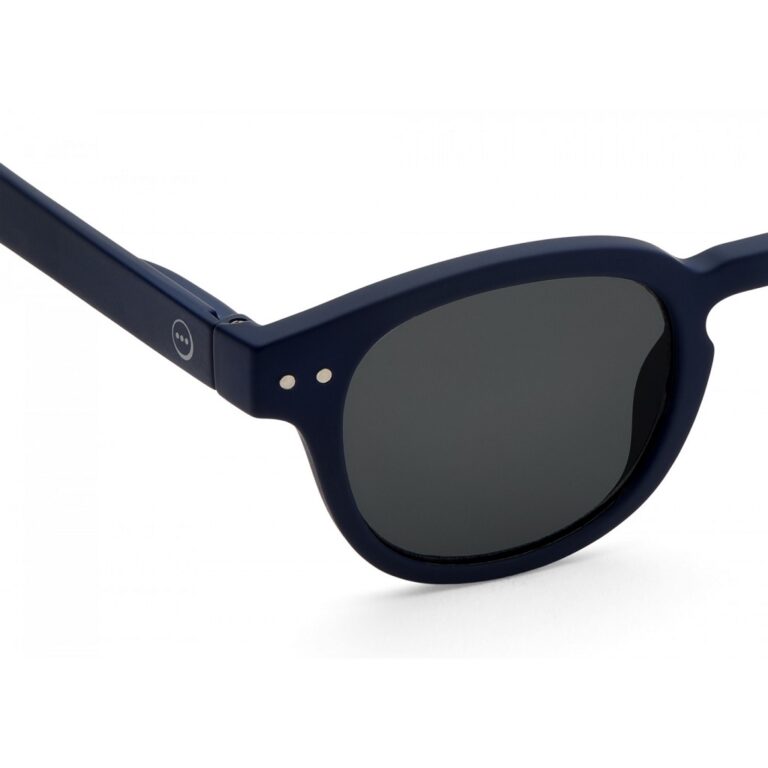 izipizi_lunettes-soleil-junior-c-bleu-marine3