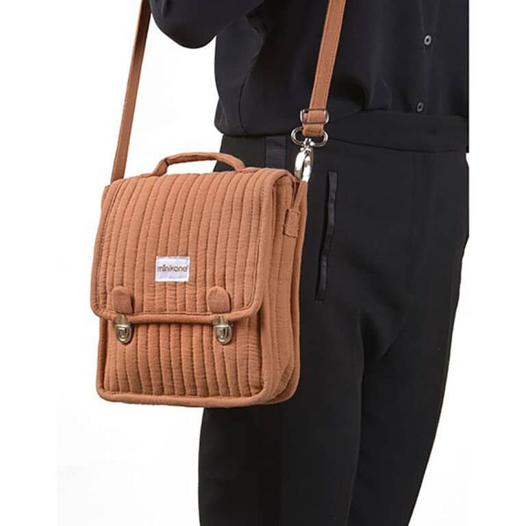 minikane_sac-2en1-terre-de-sienne-porté