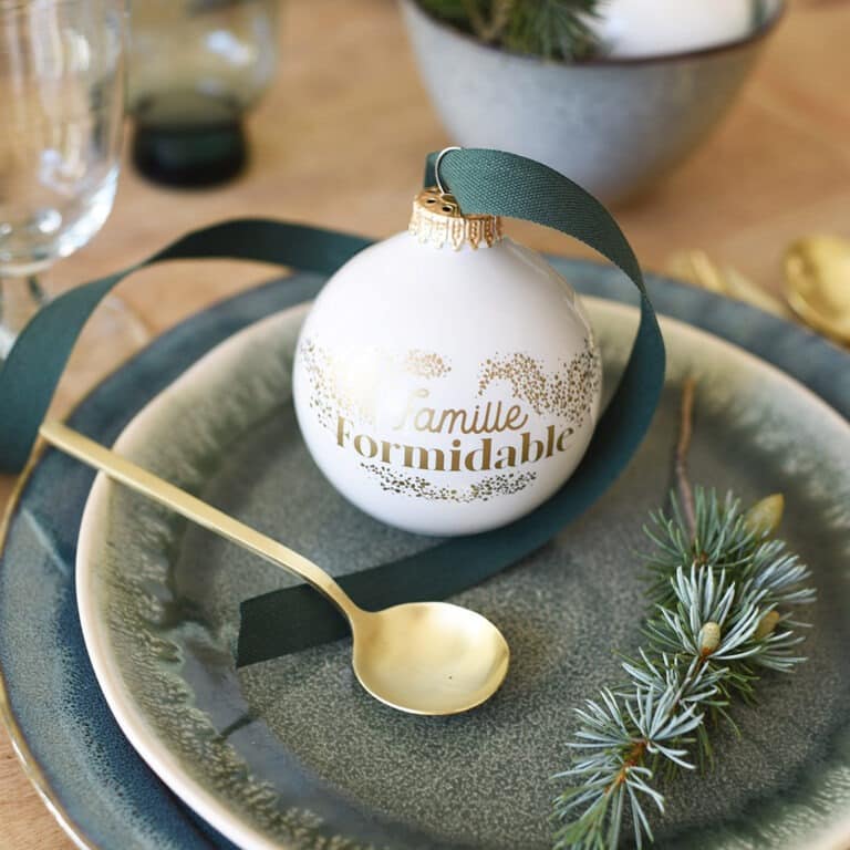 little-marmaille_boule-de-noel-famille-formidable3