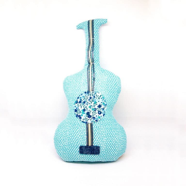 barnabeaimelecafe_guitare-musciale-bleue