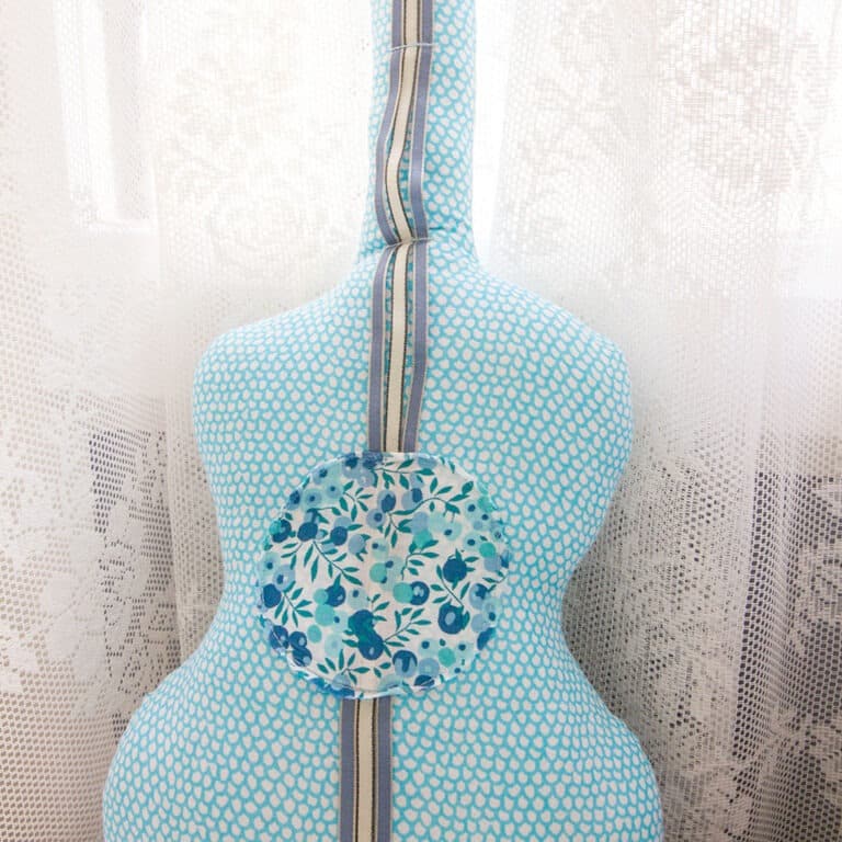 barnabeaimelecafe_guitare-musciale-bleue2