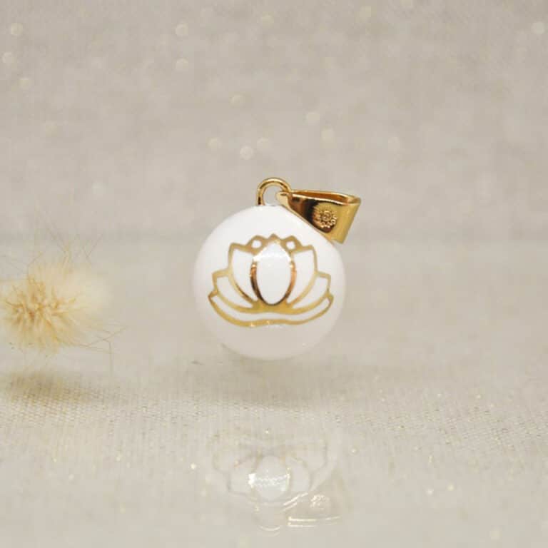 saily_bola-fleur-de-lotus-blanc-plaque-or-jaune