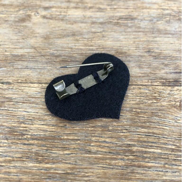 obi-obi_broche-coeur-merci-maitresse3