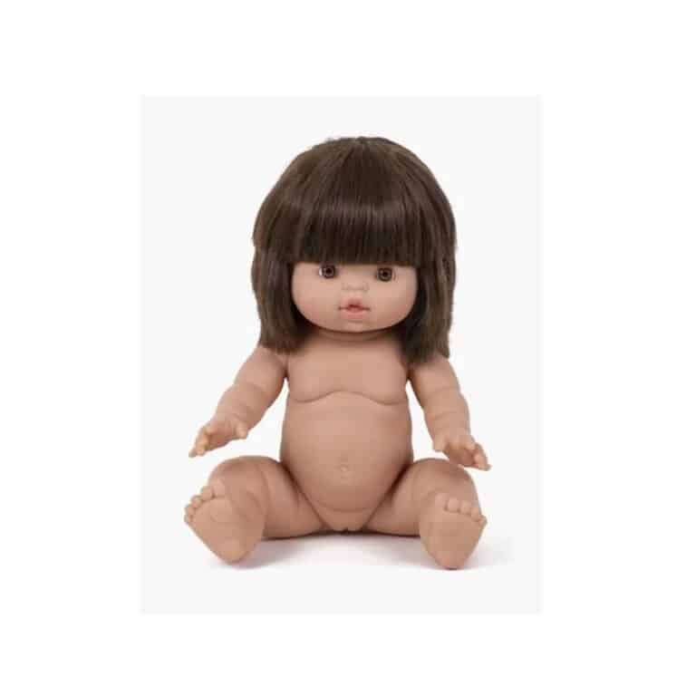 Poupée minikane jeanne sur fond blanc
