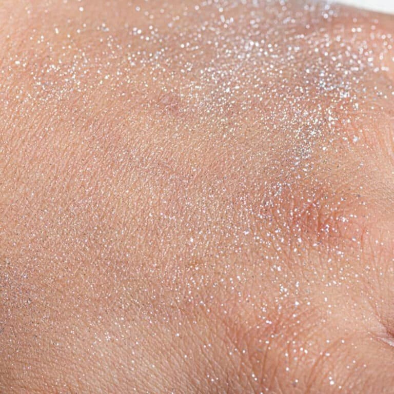 namaki_poudre-scintillante-argentee-et-son-pinceau-magique2