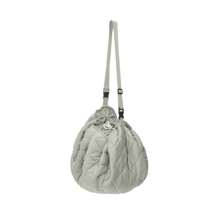 un tapis d'éveil play and go vert prairie, vue de face sur fond blanc