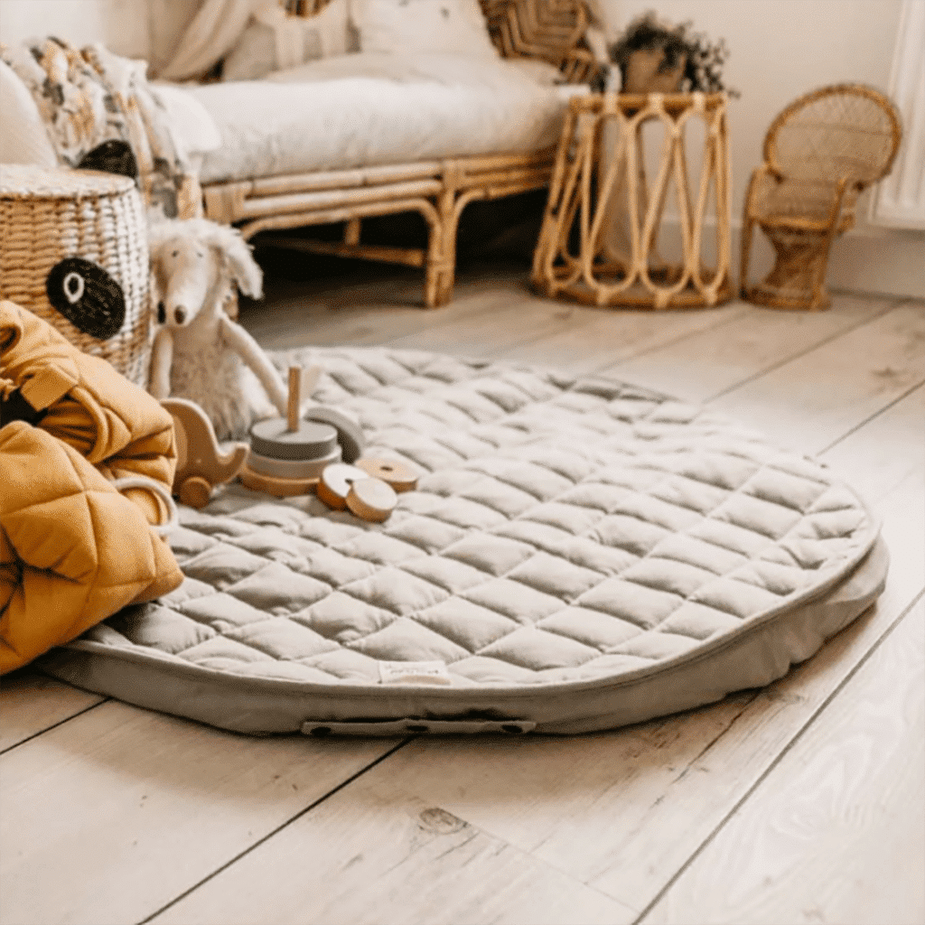 un tapis d'éveil play and go vert prairie, ambiance