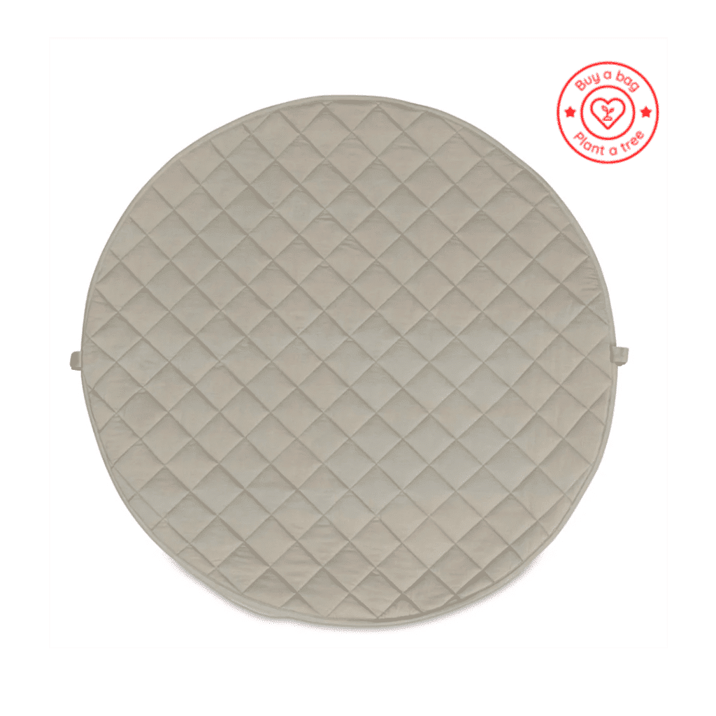 un tapis d'éveil play and go vert prairie, vue de face sur fond blanc