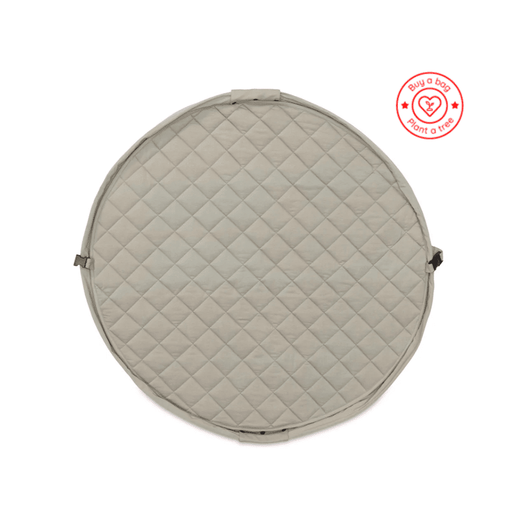 un tapis d'éveil play and go vert prairie, vue de face sur fond blanc