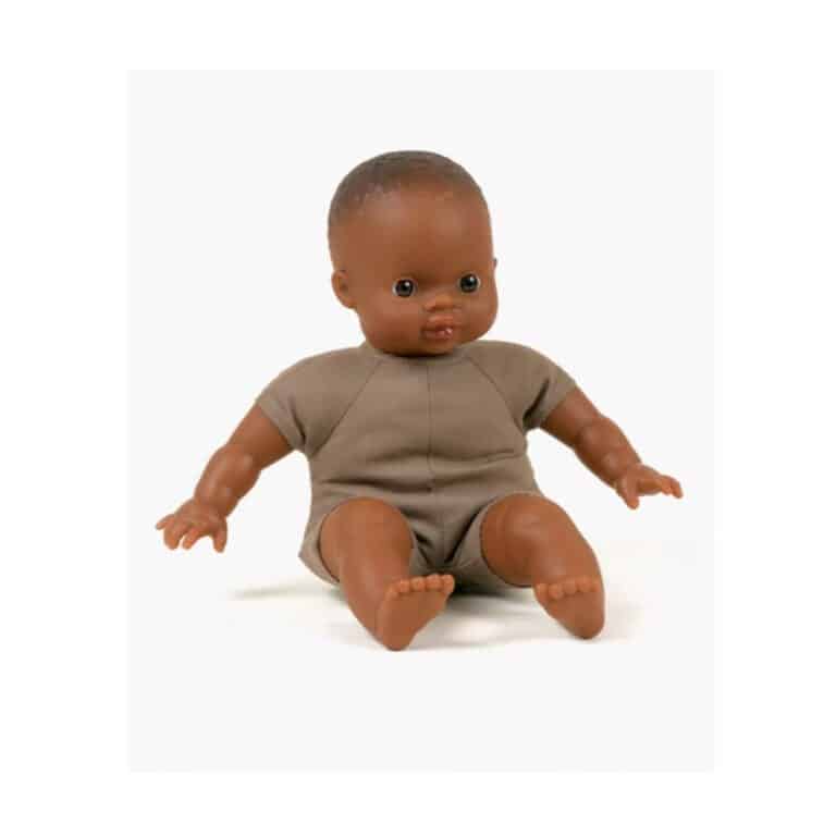 Ondine a de jolis yeux marrons clairs et sa petite bouille est vraiment trop mignonne. Son corps mou est idéal pour les plus petits !