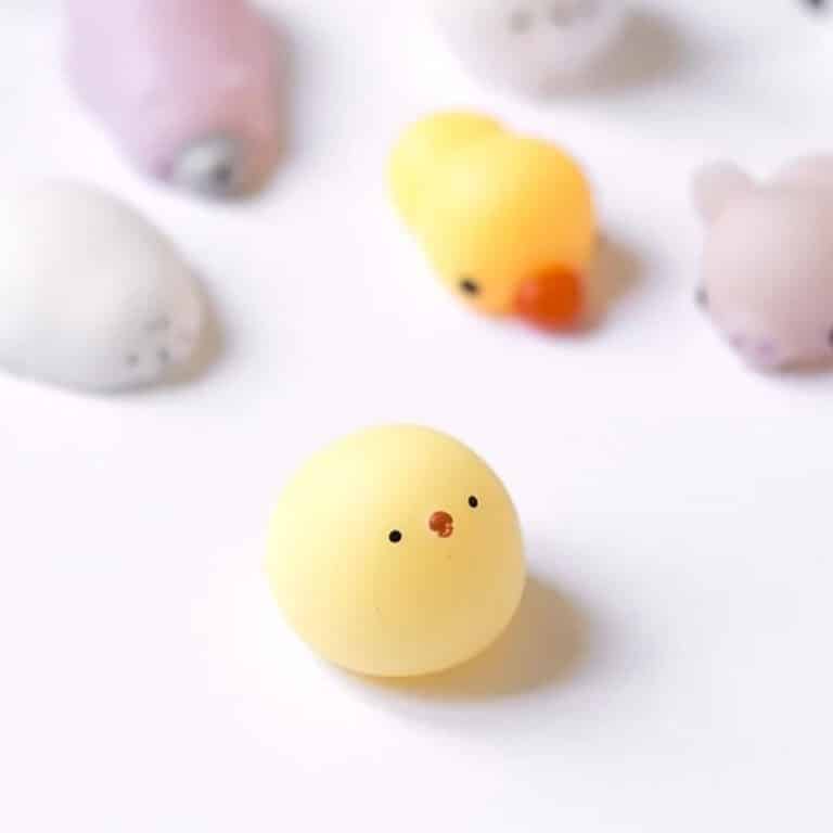 squishy poussin jaune