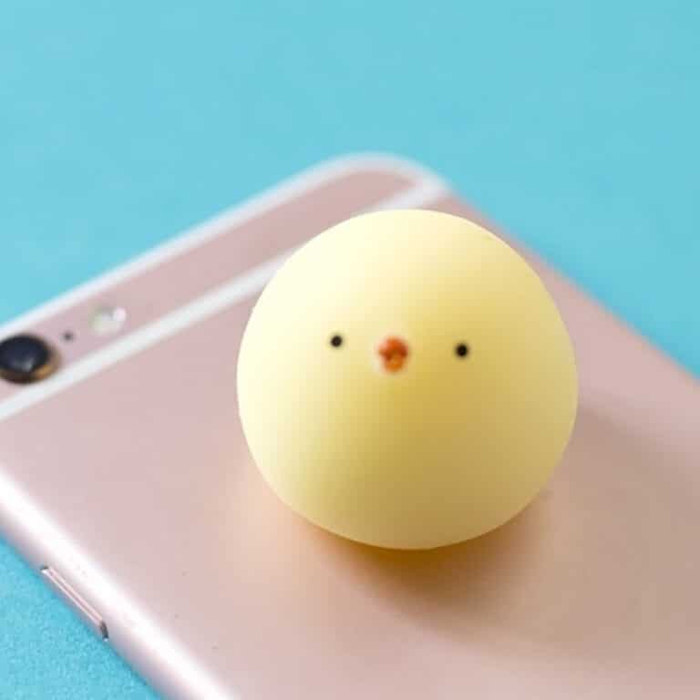 squishy poussin jaune