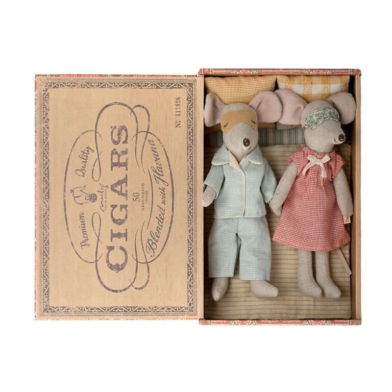 maileg_souris-maman-et-papa-dans-sa-boite-de-cigare2
