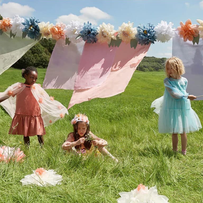 meri-meri_guirlande-fleurs-geantes-pastels2