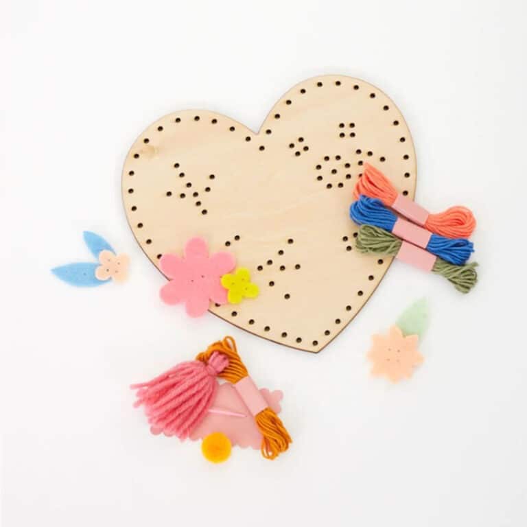 meri-meri_kit-de-broderie-coeur3