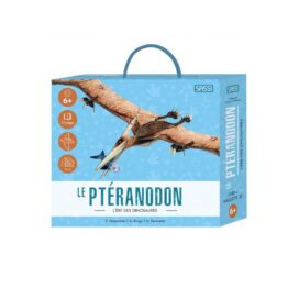 Un livre et une maquette sur le ptéranodon