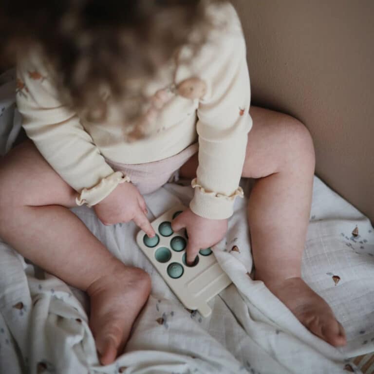 mushie_téléphone-a-presser2