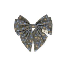 Barrette avec un noeud fleuri