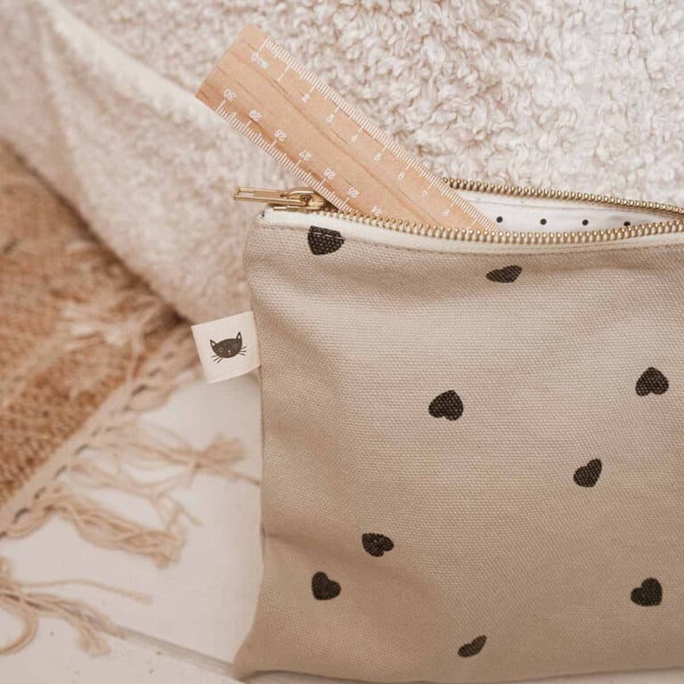 rose-in-april_pochette-lili-imprime-coeur-sable3