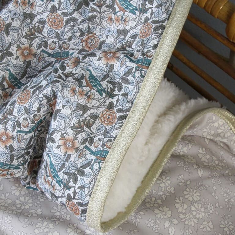 Une couverture en liberty et polaire toute douce