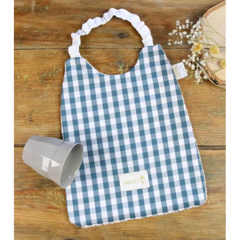 Une serviette élastique vichy sauge