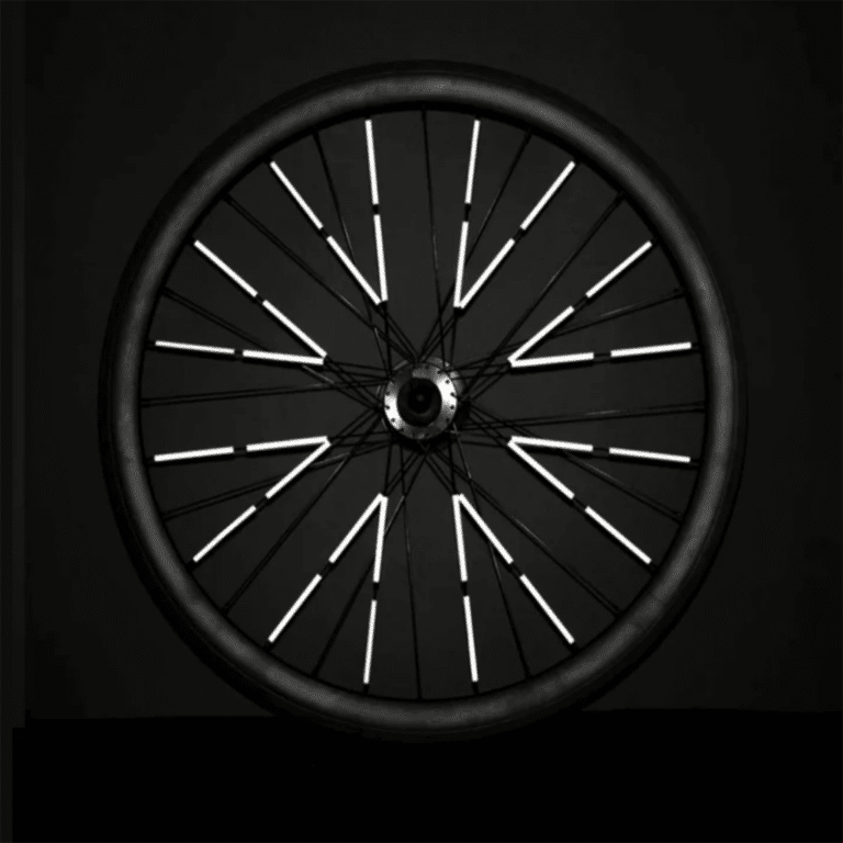 réflecteurs pour roues rose fluo rainette photo réflecteurs sur roue de nuit