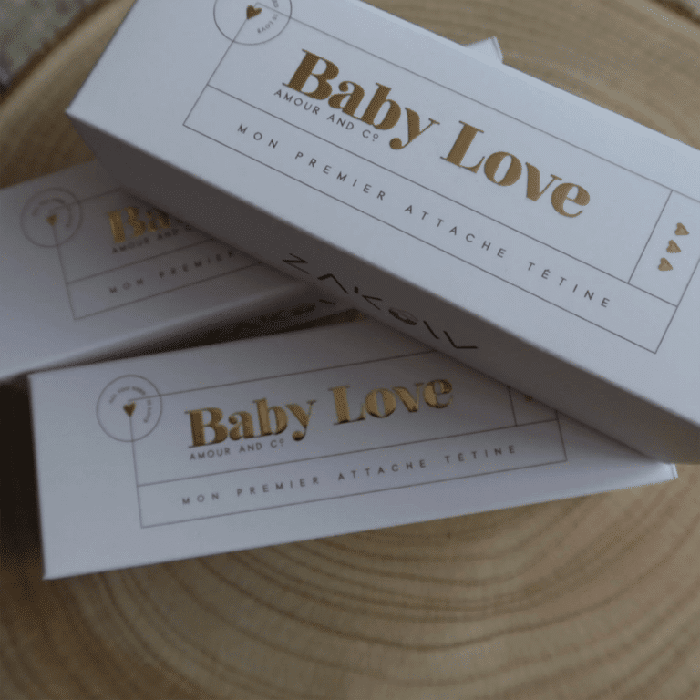 une attache tétine mercure neige Zakuw, ambiance