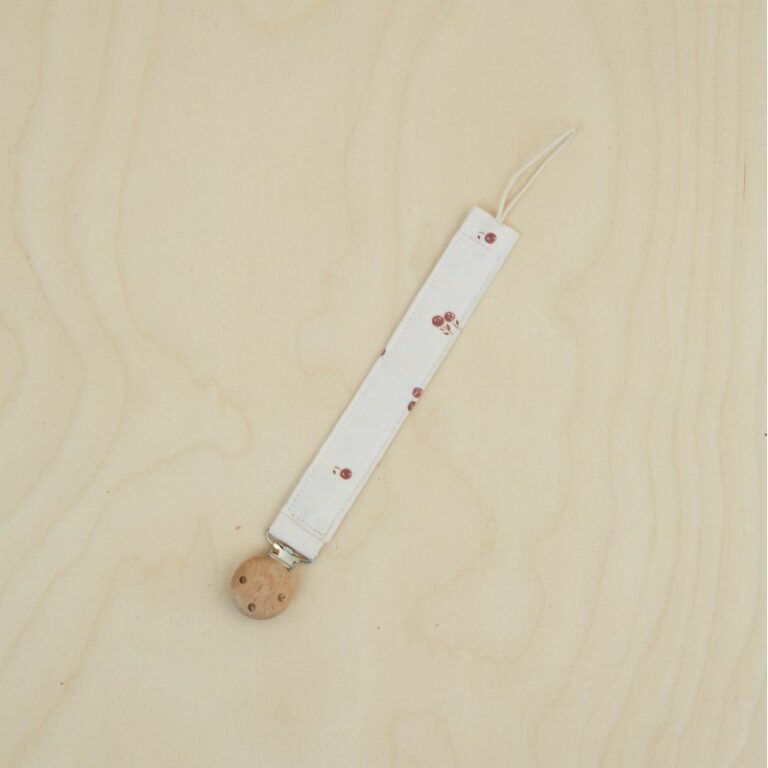 accroche tétine blossom dragée plan large