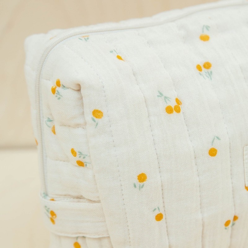 trousse de toilette blossom safran gros plan