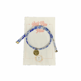 un bracelet betsy bleu