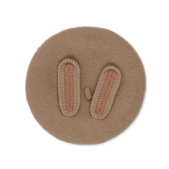 Béret avec des oreilles de lapin de la marque Konges Sloejd