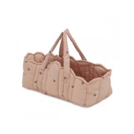 Couffin pour poupeés avec des cerises de la marque konges sloejd