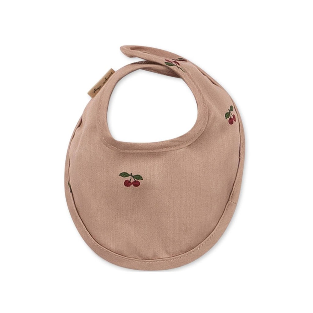 ensemble couche bavoir lange de la marque konges