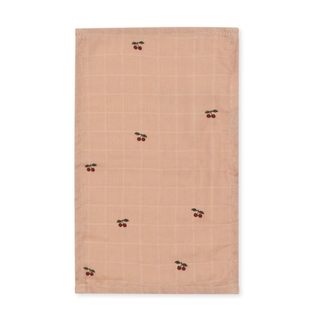 ensemble couche bavoir lange de la marque konges