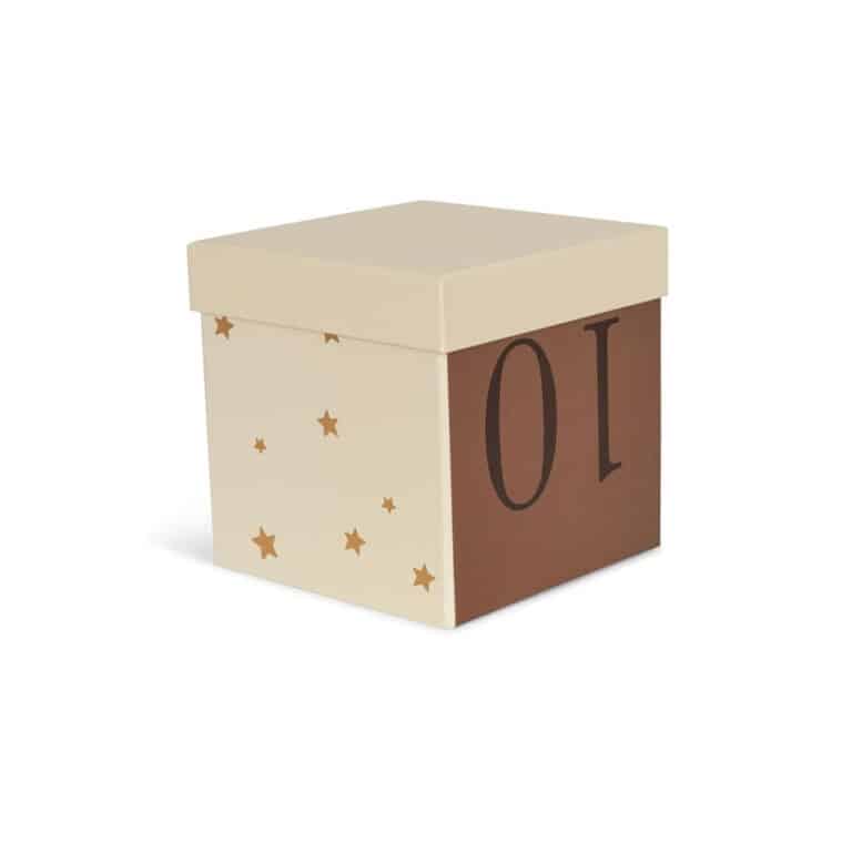 Cubes à empiler avec des chiffres de la marque konges sloejd