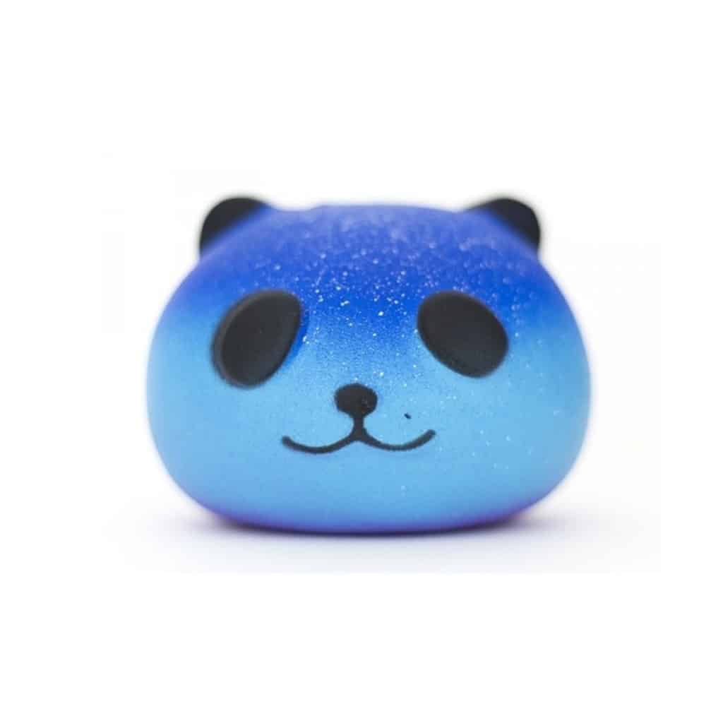 squishy panda galaxy antistress, vue de face sur fond blanc