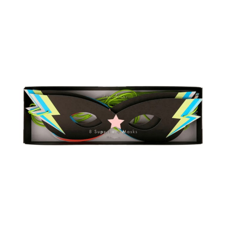 un lot de 8 masques super héros