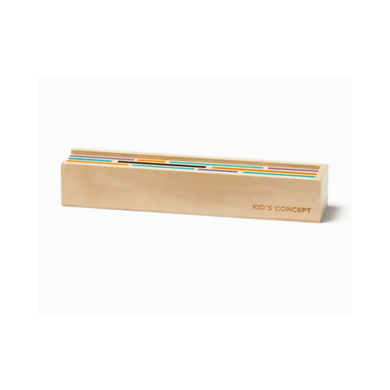 jeu de mikado kid's concept détail boîte bois sur fond blanc