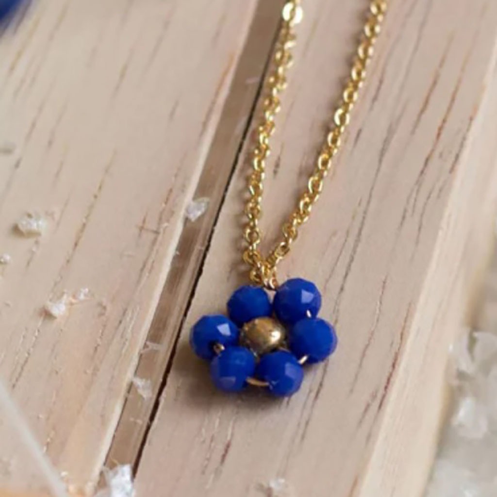 collier fleurs