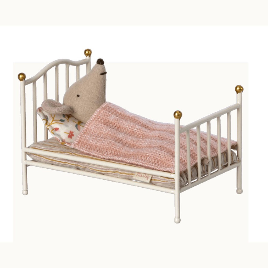 lit vintage maileg souris couché