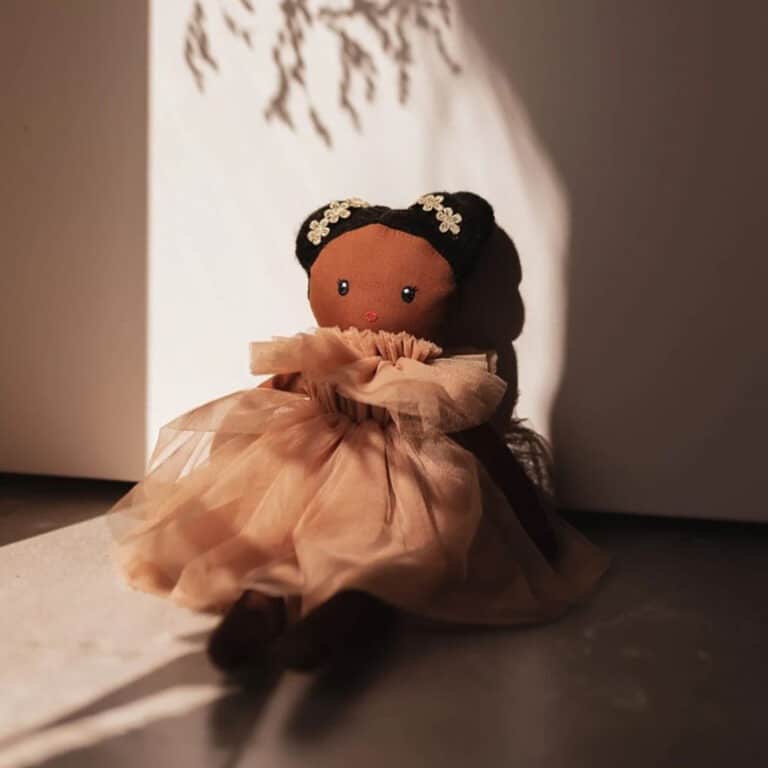 poupée Sugar Bee ambiance nature