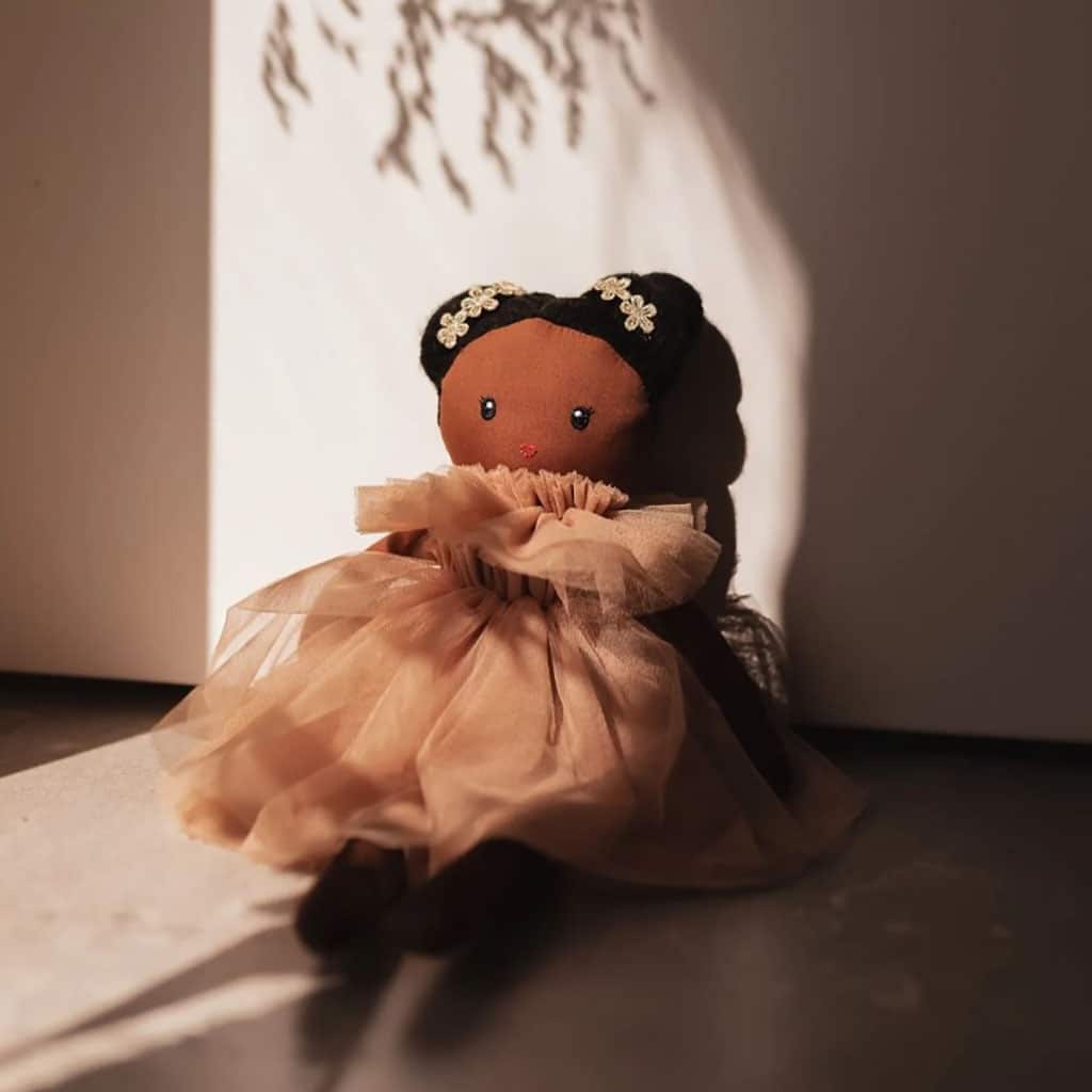 poupée Sugar Bee ambiance nature