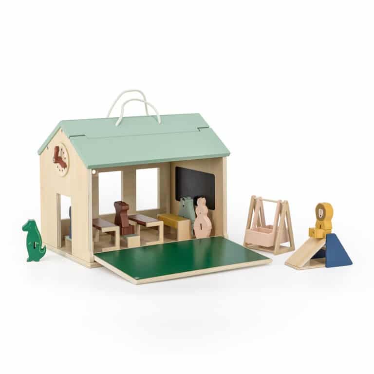 école en bois avec accessoires