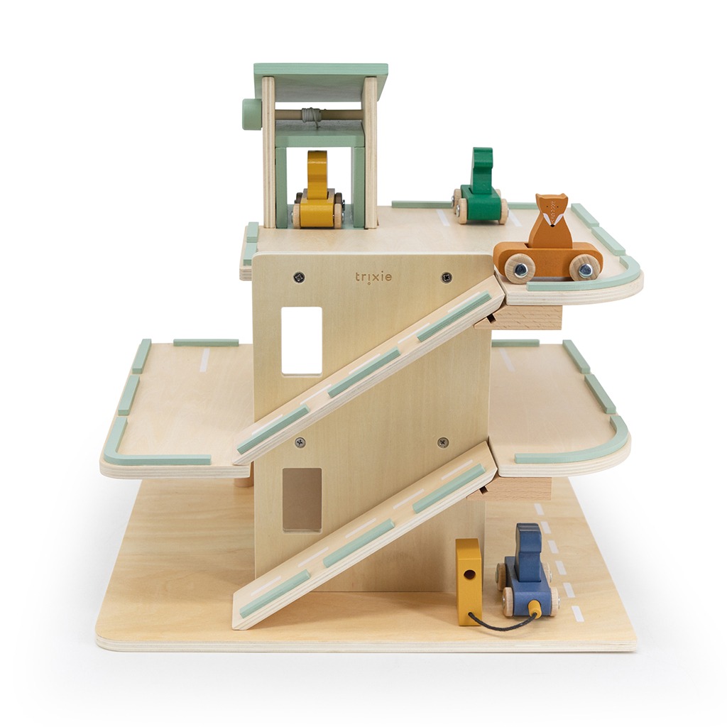 garage en bois avec animaux