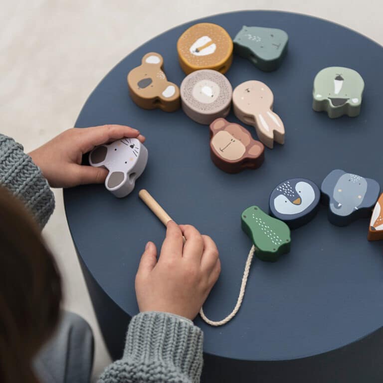 jeu de perles animaux en bois vue de haut