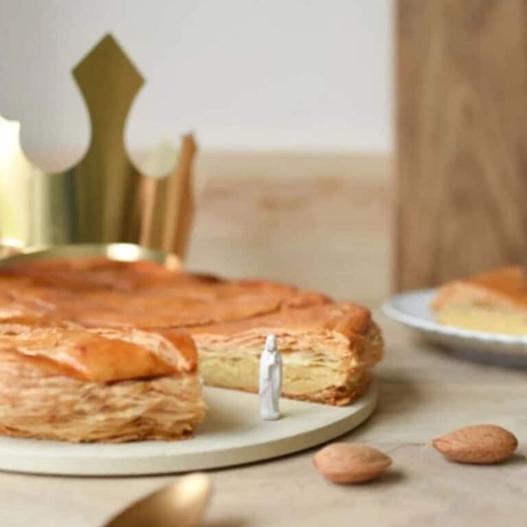 Une fève de la vierge marie de la marque baubels