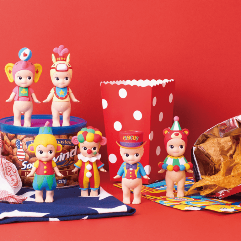 Les figurines sonny angel de la série circus se trouvent dans des boîtes mystères