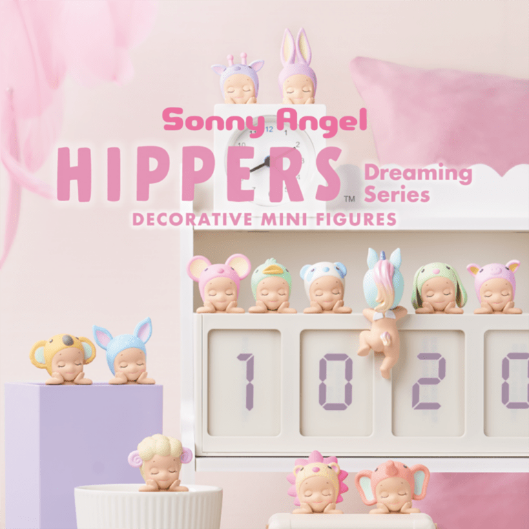 Les Sonny Angel Hippers Dreamy s'accrochent sur un téléphone, un cadre...